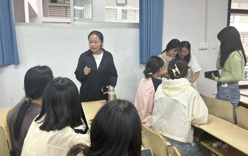 威廉希尔足球官方网站举办汉语言文学专业2024硕士研究生考试指导讲座