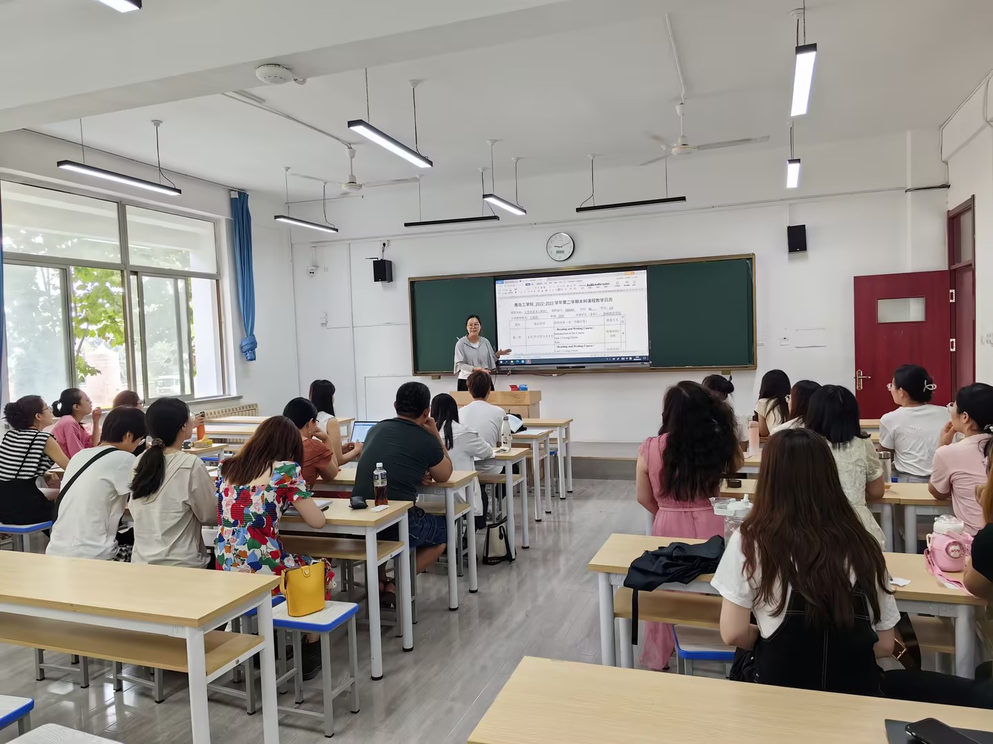 凝“新”聚力 初试锋芒——威廉希尔足球官方网站开展新教师课前试讲活动