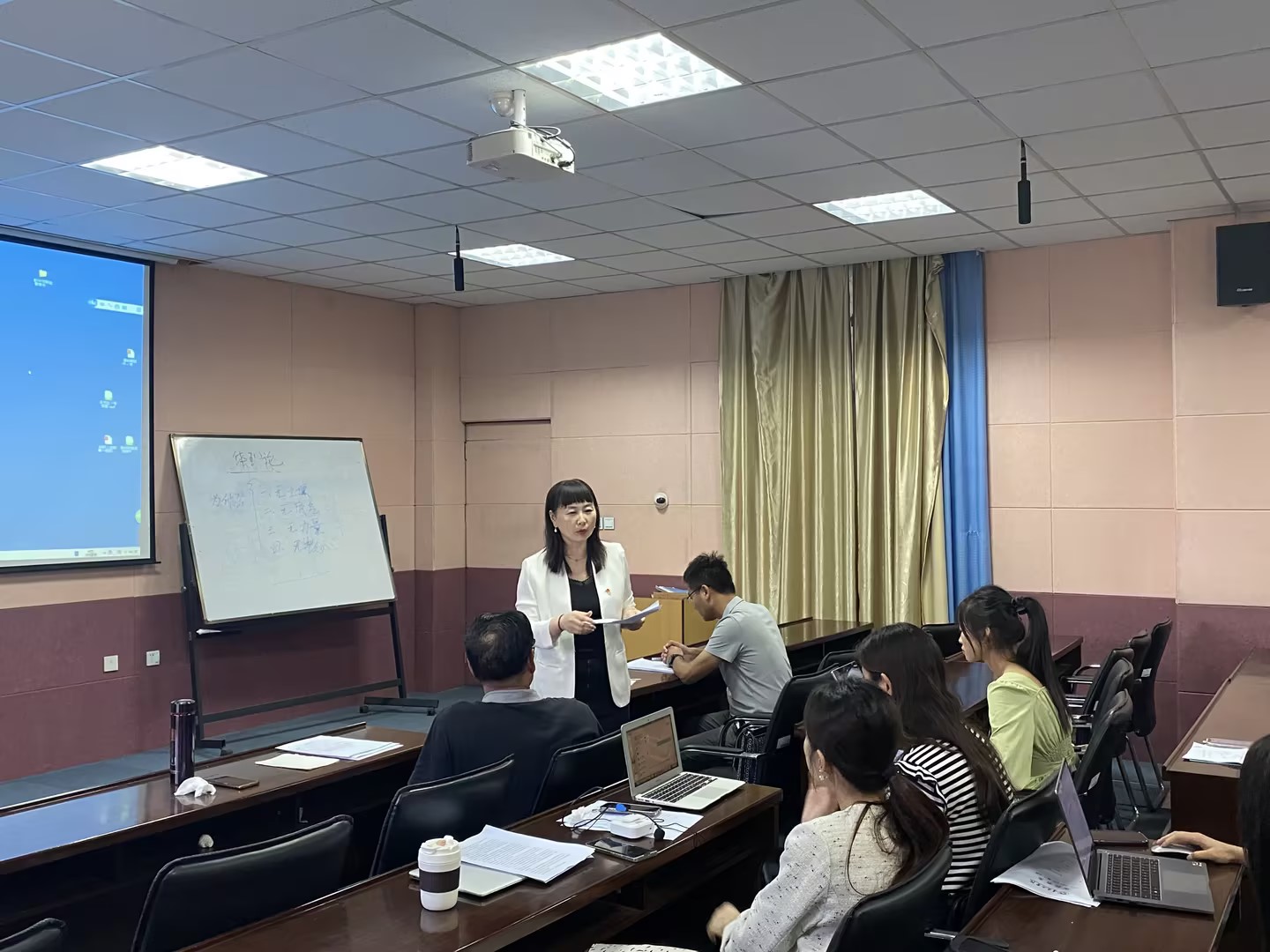 初心展风采 匠心谱芳华 ——威廉希尔足球官方网站组织举办第十二届青年教师教学基本功比赛